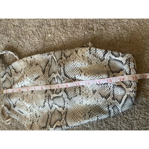 Forever 21 Tan Spaghetti Straps Snake Print Cropped Tank Size Small - Picture 11 of 11